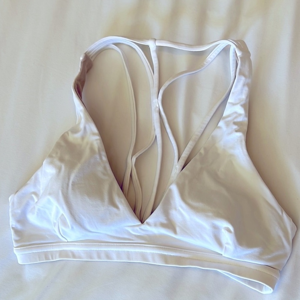 Lululemon sports bra size 6 white
